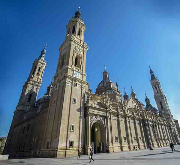 Zaragoza 05 - basílica del Pilar.jpg